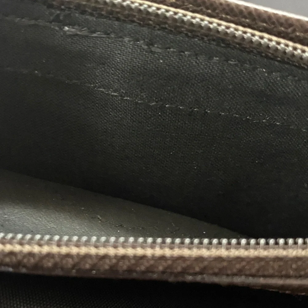 Salvatore Ferragamo Deep brown leather wallet with gold accent - Picture 12 of 16